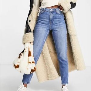 Topshop Moto Mom Jeans Medium Blue. W26 L 32.